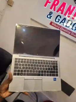 https://blinkers-bucket.nyc3.digitaloceanspaces.com/production/uploads/new/adds/ELyq5E2txwBeb8g.webp
