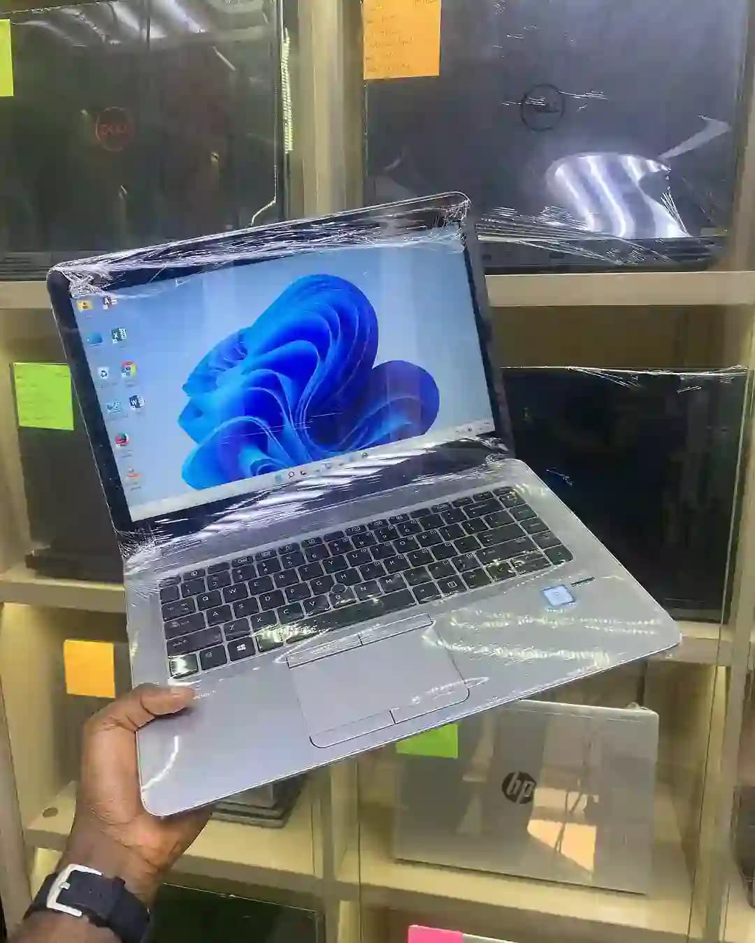 https://blinkers-bucket.nyc3.digitaloceanspaces.com/production/uploads/new/adds/h1K0rsAZqNRSYwk.webp